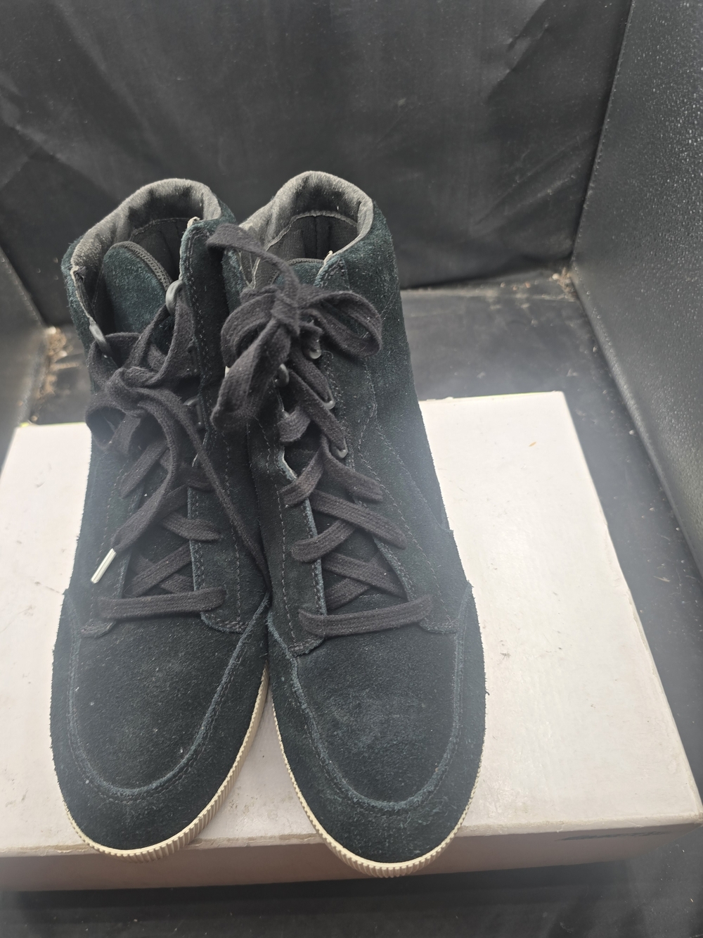 Sorel Black and Red Casual Shoe Interior Label